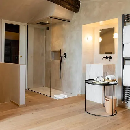 Riviera 5*