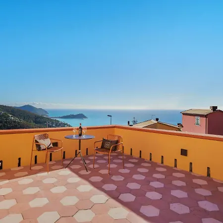 Ξενοδοχείο Riviera 5*