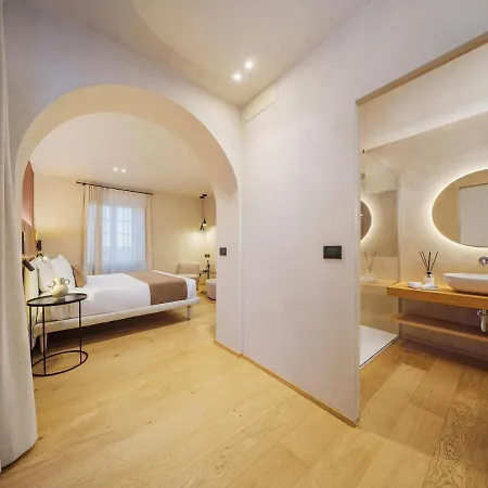 Riviera Ξενοδοχείο 5*