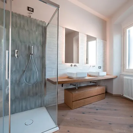 Riviera 5*